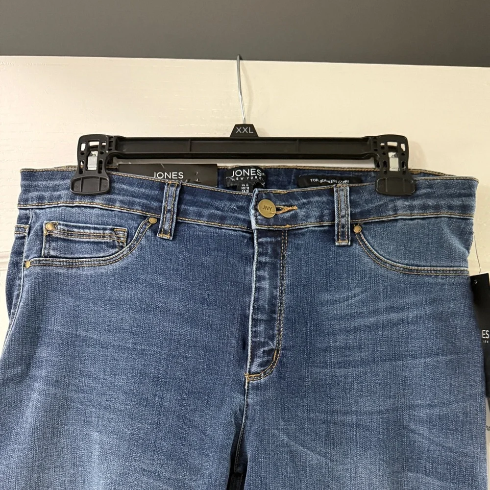 Jones New York Tori Seamless Capri Distressed Denim Blue Jeans Size‎ US 10 NEW - Picture 2 of 9